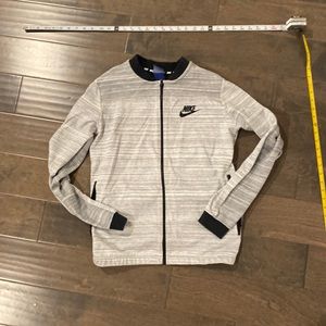 Nike light weight sweater